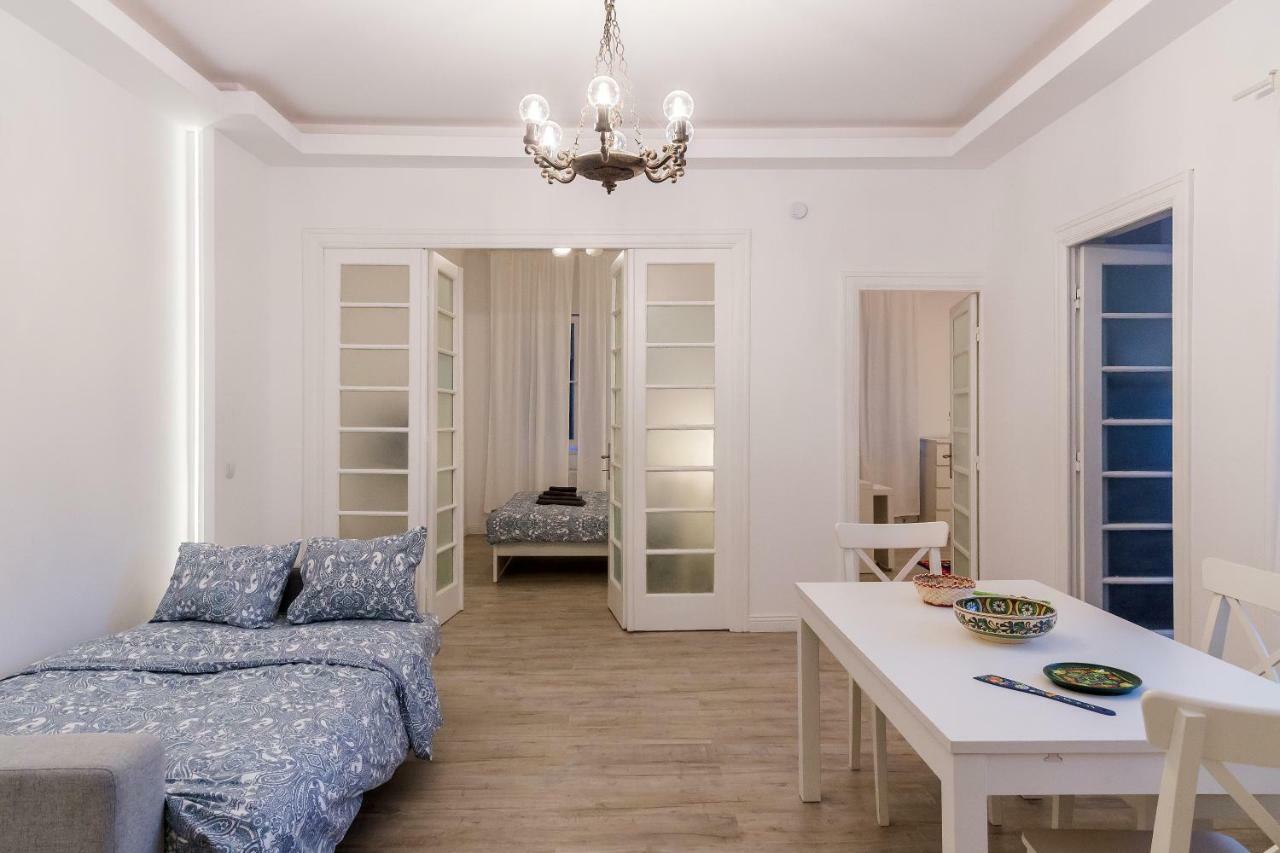 White Nights Of Old Town Bucharest Appartement Buitenkant foto